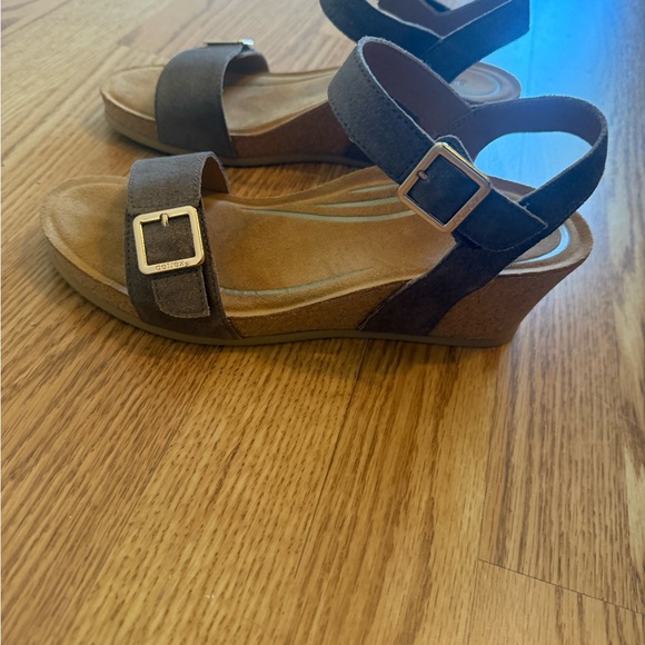 Aetrex Lexa Bronze Quarter Strap Wedge - Picture 7 of 11